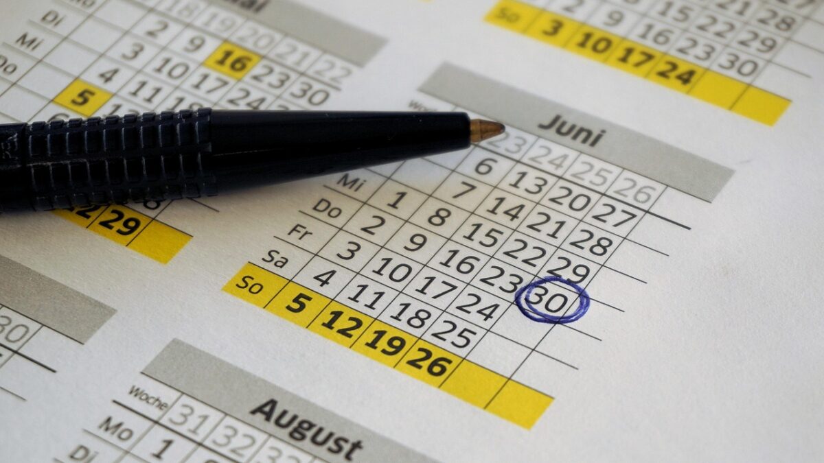 calendar decade start