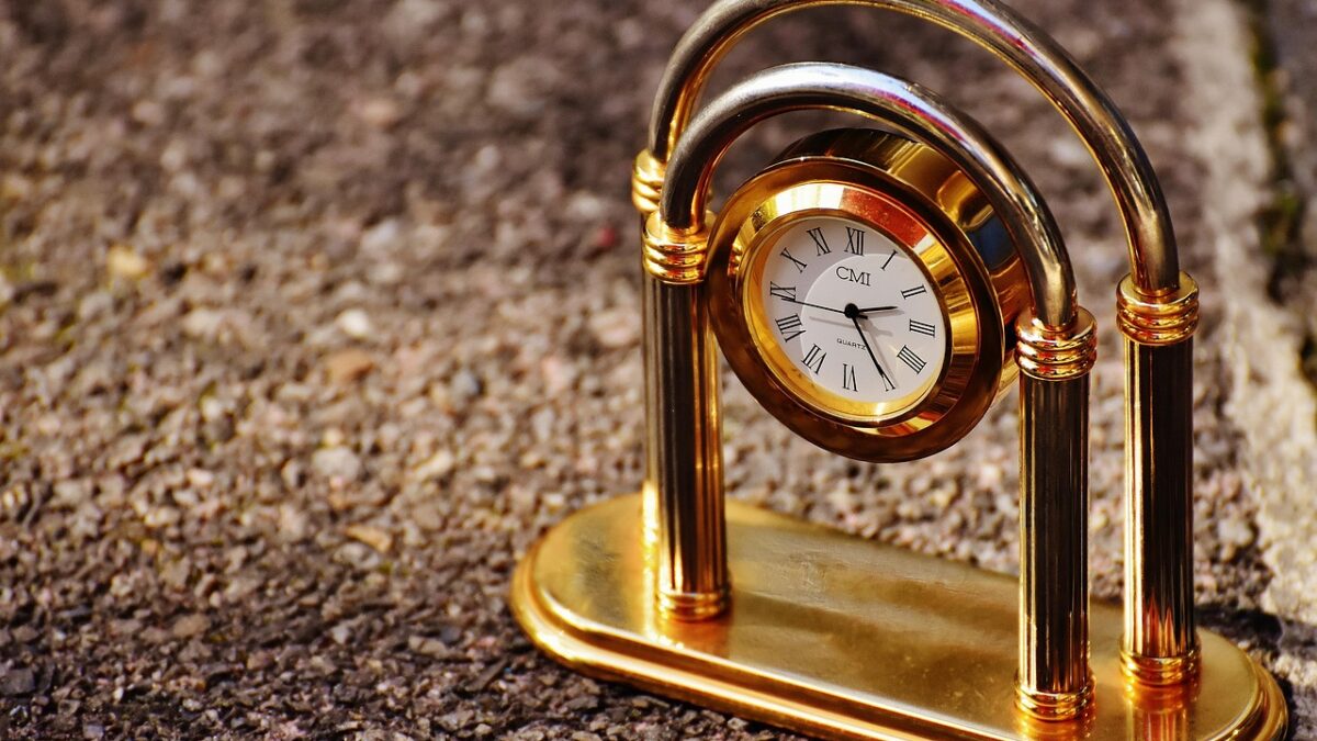 Roman numeral date engraving